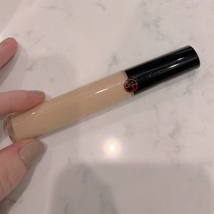 GEORGIO ARMANI power fabric concealer